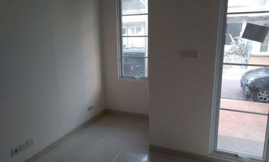 Disewakan Rumah Cantik di Amarillo Village Paramount Gading Serpong Tangerang Lokasi Strategis Murah