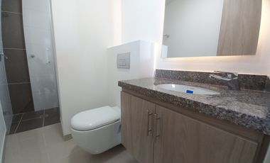 apartamento en arriendo en edificio infinity piso 22. Cod A13868