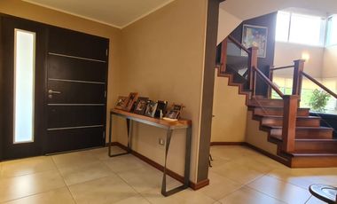 Casa de 5 ambientes con pileta en  Dos Valles