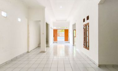 Rumah Tanah Luas 13 Menit ke Stasiun Lemah Abang Bebas Banjir J-45564