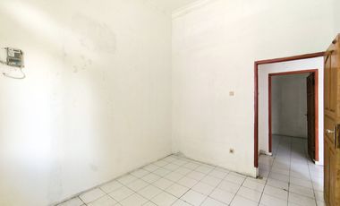 Rumah Tanah Luas 13 Menit ke Stasiun Lemah Abang Bebas Banjir J-45564