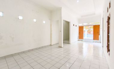 Rumah Tanah Luas 13 Menit ke Stasiun Lemah Abang Bebas Banjir J-45564