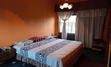 Casa De 5 Ambientes, Amplio Garaje, Parrilla, 4 Dormitorios,