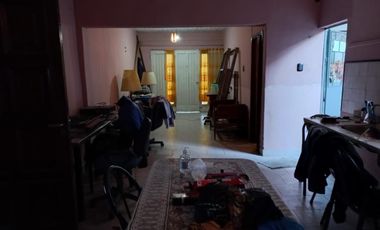 Casa De 5 Ambientes, Amplio Garaje, Parrilla, 4 Dormitorios,