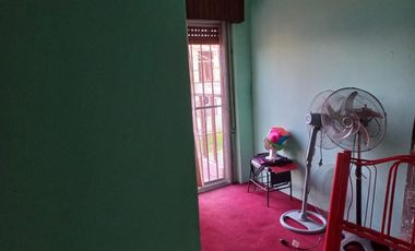 Casa De 5 Ambientes, Amplio Garaje, Parrilla, 4 Dormitorios,