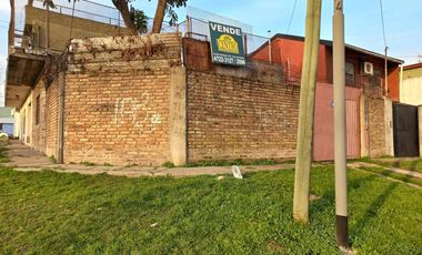 Casa De 5 Ambientes, Amplio Garaje, Parrilla, 4 Dormitorios,