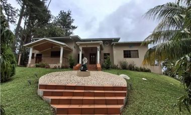 ALQUILER O VENTA DE CASA CON PISCINA EN ALTOS DEL MARIA