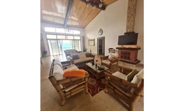 ALQUILER O VENTA DE CASA CON PISCINA EN ALTOS DEL MARIA