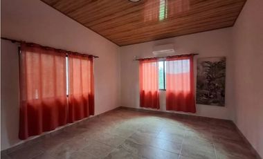 ALQUILER O VENTA DE CASA CON PISCINA EN ALTOS DEL MARIA