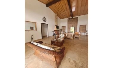 ALQUILER O VENTA DE CASA CON PISCINA EN ALTOS DEL MARIA