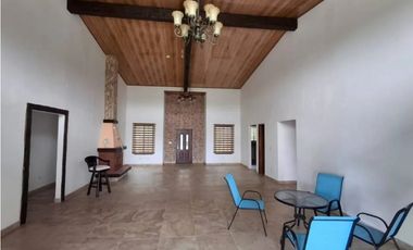 ALQUILER O VENTA DE CASA CON PISCINA EN ALTOS DEL MARIA