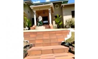 ALQUILER O VENTA DE CASA CON PISCINA EN ALTOS DEL MARIA