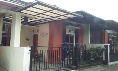 RUMAH MINIMALIS SIAP HUNI DALAM PERUMAHAN DI TENGAH KOTA JOGJA
