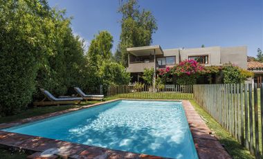 Casa en Venta en Chicureo Piedra Roja