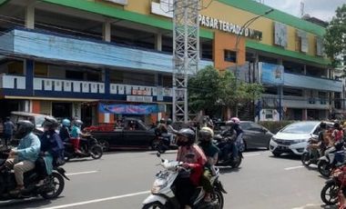 Rumah Tinggal dan Rumah Makan Dekat Kampus di Dinoyo Kota Malang