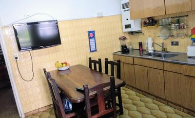 Munro - Chalet de 7 amb  en 2 Plantas con Excelente ubicación!!