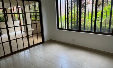 Venta de casa en Versalles GTA
