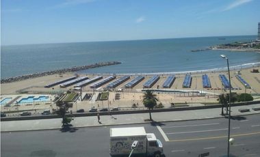 Departamento de 3 amb c/ cochera. Excelente vista al mar. Zona Varese