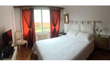 Departamento de 3 amb c/ cochera. Excelente vista al mar. Zona Varese