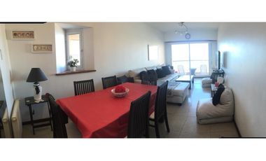 Departamento de 3 amb c/ cochera. Excelente vista al mar. Zona Varese