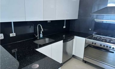 VENDO APARTAMENTO AMOBLADO EN PH SKY AV BALBOA 200 M2