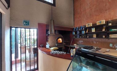 Divino restaurante operando con todos los permisos en venta