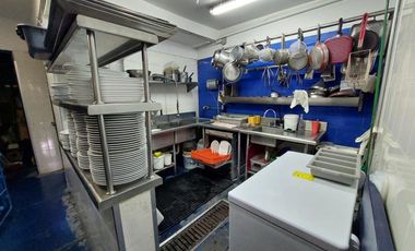 Divino restaurante operando con todos los permisos en venta