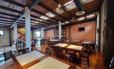 Divino restaurante operando con todos los permisos en venta