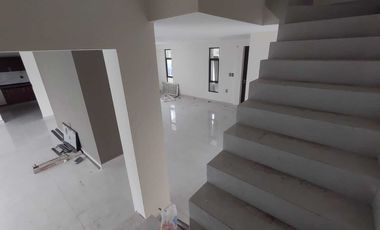 CASA EN VENTA CON RECAMARA O ESTUDIO EN P.B. FRACC. RÍO DEL DORADO BOCA DEL RÍO