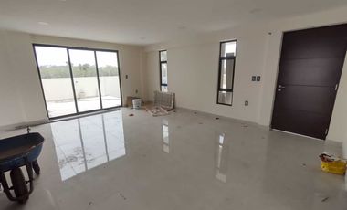 CASA EN VENTA CON RECAMARA O ESTUDIO EN P.B. FRACC. RÍO DEL DORADO BOCA DEL RÍO