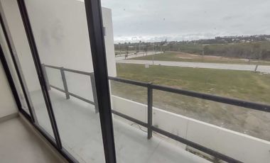 CASA EN VENTA CON RECAMARA O ESTUDIO EN P.B. FRACC. RÍO DEL DORADO BOCA DEL RÍO