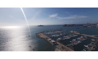 APTO EN ARRIENDO FRENTE AL MAR LA MARINA