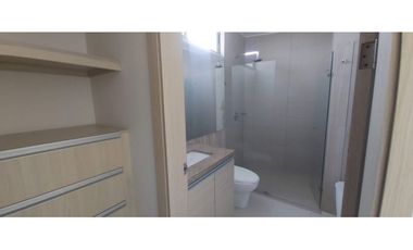 APTO EN ARRIENDO FRENTE AL MAR LA MARINA