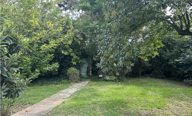 CASA A RECICLAR EN EL BARRIO LUNA!!