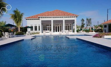 venta de Casa con buenos acabados  en Urb. Casa laguna a 5 minutos del Riocentro  Dorado
