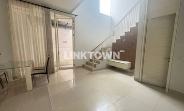 Rumah 2 Lantai di Kawasan Elite Pakuwon Indah The Mansion Surabaya