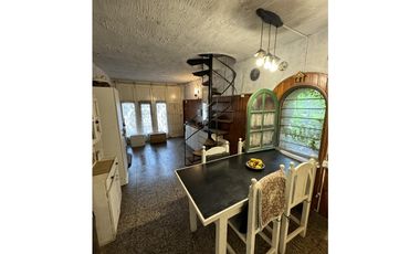 VENTA CASA SOBRE 2 LOTES A METROS DE AV. JUAN B JUSTO B.RIVADAVIA