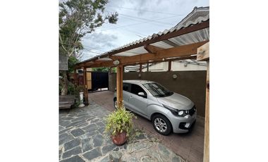 VENTA CASA SOBRE 2 LOTES A METROS DE AV. JUAN B JUSTO B.RIVADAVIA