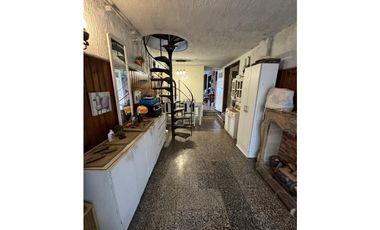 VENTA CASA SOBRE 2 LOTES A METROS DE AV. JUAN B JUSTO B.RIVADAVIA