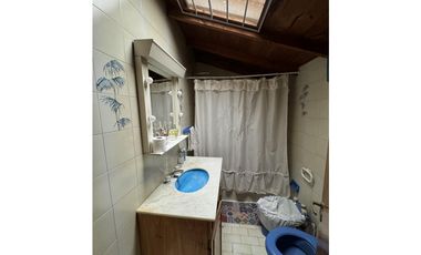 VENTA CASA SOBRE 2 LOTES A METROS DE AV. JUAN B JUSTO B.RIVADAVIA