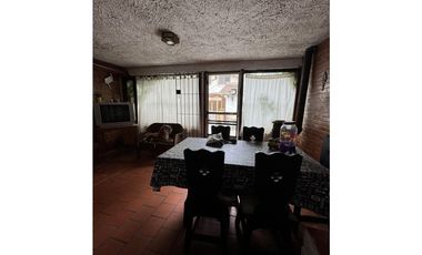 VENTA CASA SOBRE 2 LOTES A METROS DE AV. JUAN B JUSTO B.RIVADAVIA