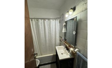 VENTA CASA SOBRE 2 LOTES A METROS DE AV. JUAN B JUSTO B.RIVADAVIA