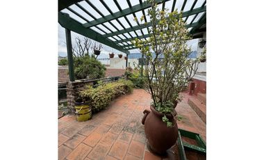 VENTA CASA SOBRE 2 LOTES A METROS DE AV. JUAN B JUSTO B.RIVADAVIA