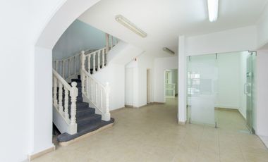 oficina en arriendo en quinta camacho. Cod A27630