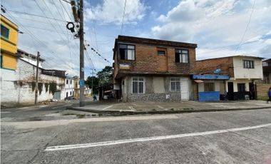 Venta de casa esquinera en Calarcá - 3 rentas - Excelente ubicación.