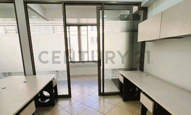 Arriendo Oficina de 109 m² |Edificio España| Santiago Centro (Metro U. de Chile)