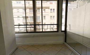 Arriendo Oficina de 109 m² |Edificio España| Santiago Centro (Metro U. de Chile)