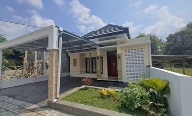 RUMAH CANTIK TIPE BESAR HANYA 4 KILOMETER KE ALUN - ALUN WATES
