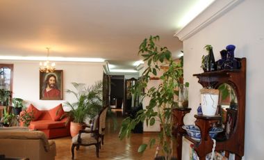 VENTA DE AMPLIO APARTAMENTO EN EL BARRIO LAURELES MEDELLIN