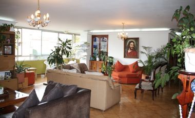 VENTA DE AMPLIO APARTAMENTO EN EL BARRIO LAURELES MEDELLIN